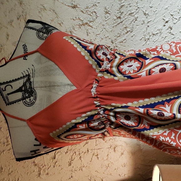 Halter dress - Picture 2 of 5